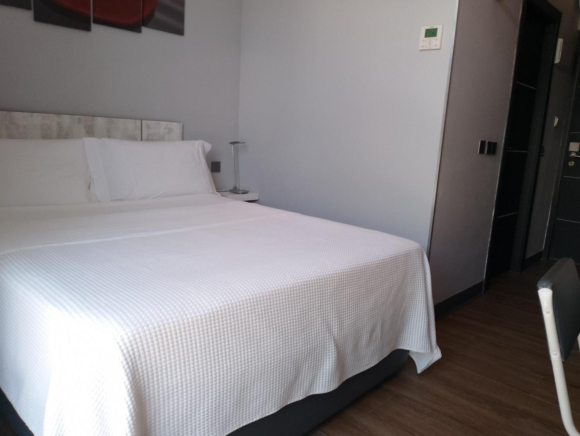 H La Cabana Pozuelo de Alarcón Extérieur photo